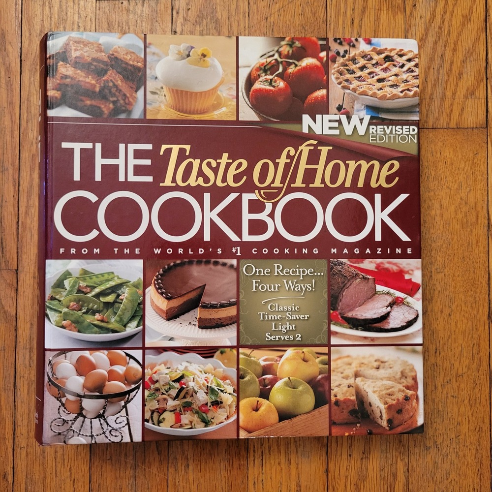 Taste of Home Cookbook 3 Ring Binder New Revised Edition Kitchen Gift Retro 2008